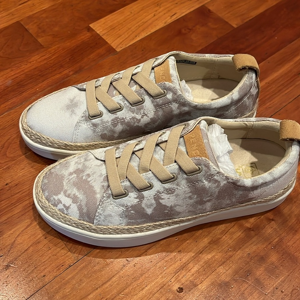 NWT Spenco Malibu Lace Sneaker - Picture 9 of 11